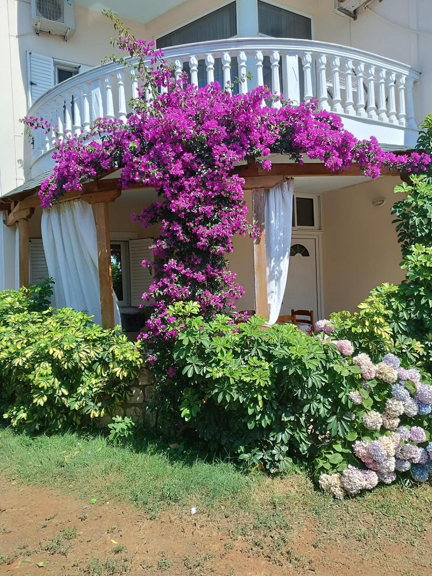 Oruci Apartments Ksamil Bagian luar foto